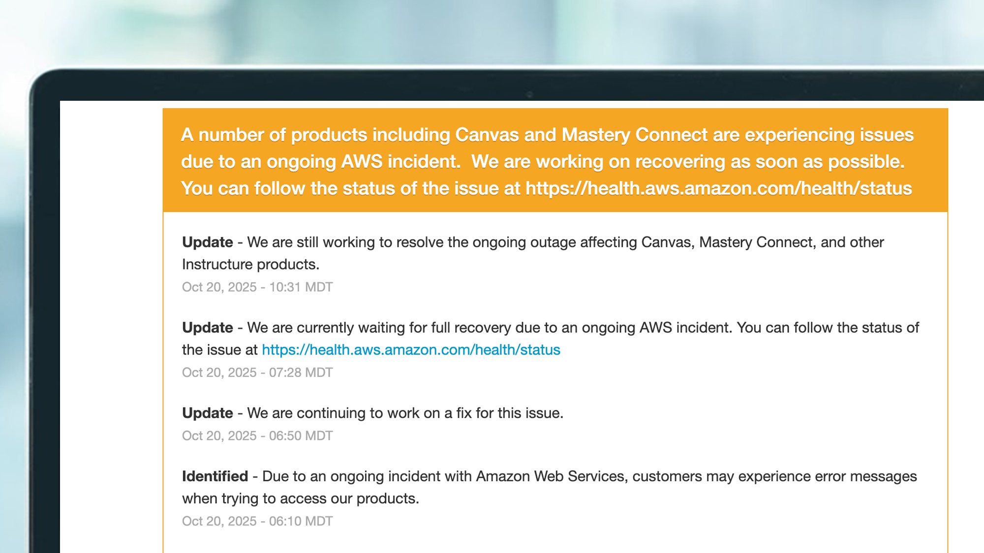 A laptop screen showing issues with the website Canvas