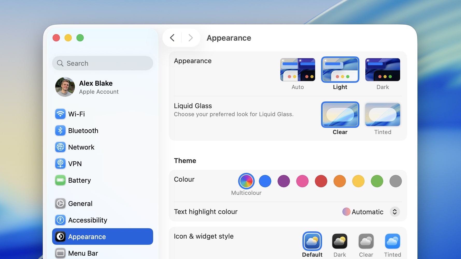 The macOS Tahoe 26.1 update showing the Liquid Glass appearance toggle.