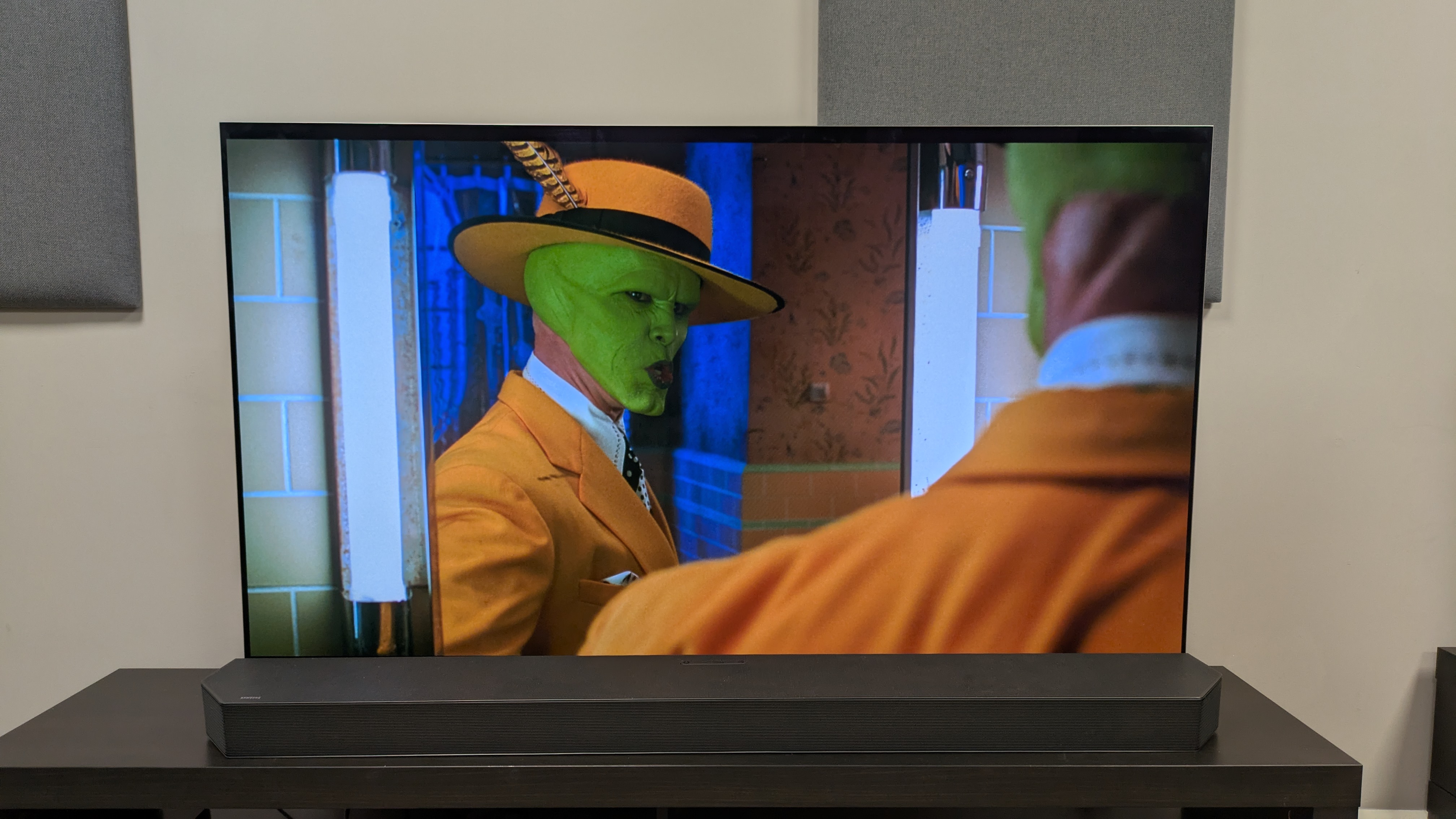 The Mask 4K Blu-ray showing The Mask in front of a mirror on LG G5