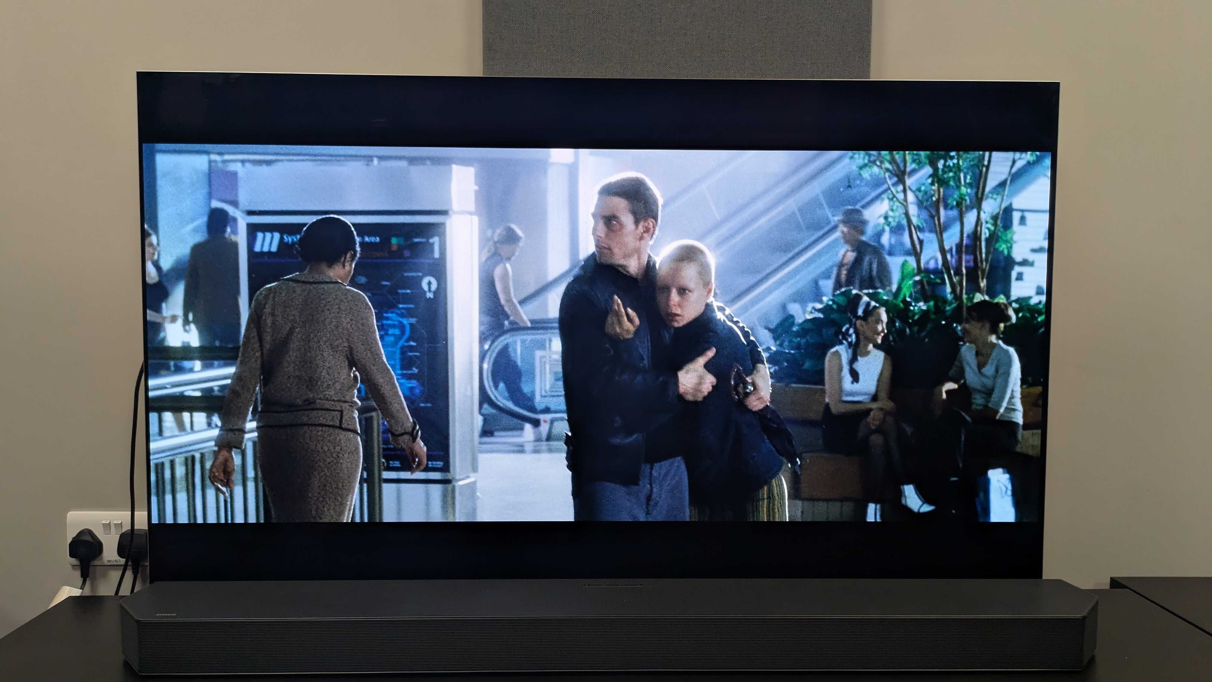 Shot of Minority Report 4K Blu-ray on LG G5 showing John and Agatha embracing