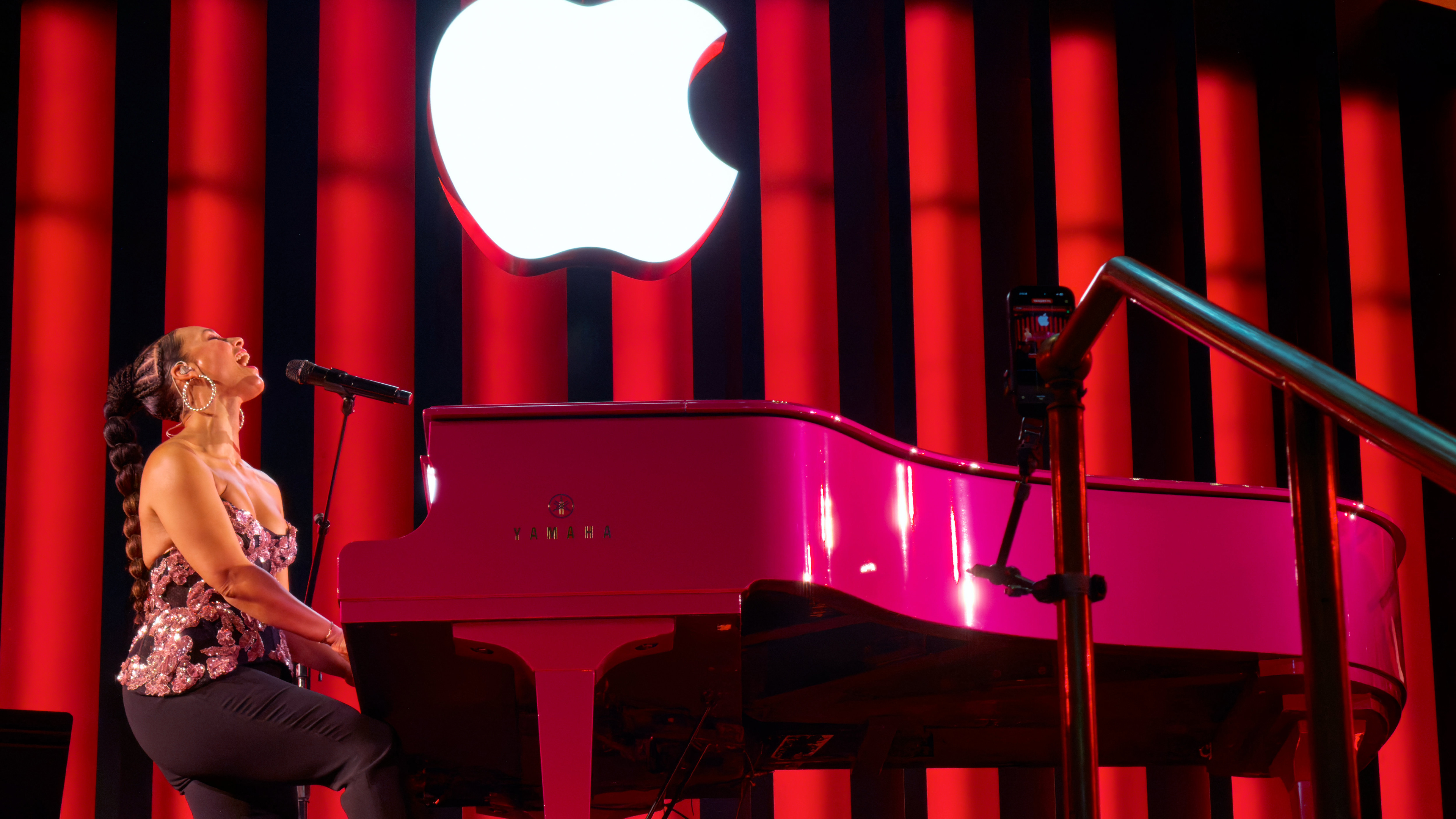 Alicia Keys performing at Apple's Grand Central Station store for its 50th anniversary